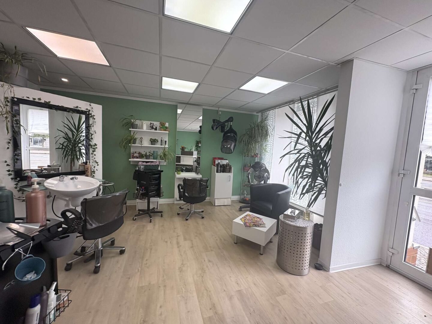 Ladenfläche Friseur