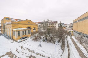 Baugrundstück zur Straßenseite