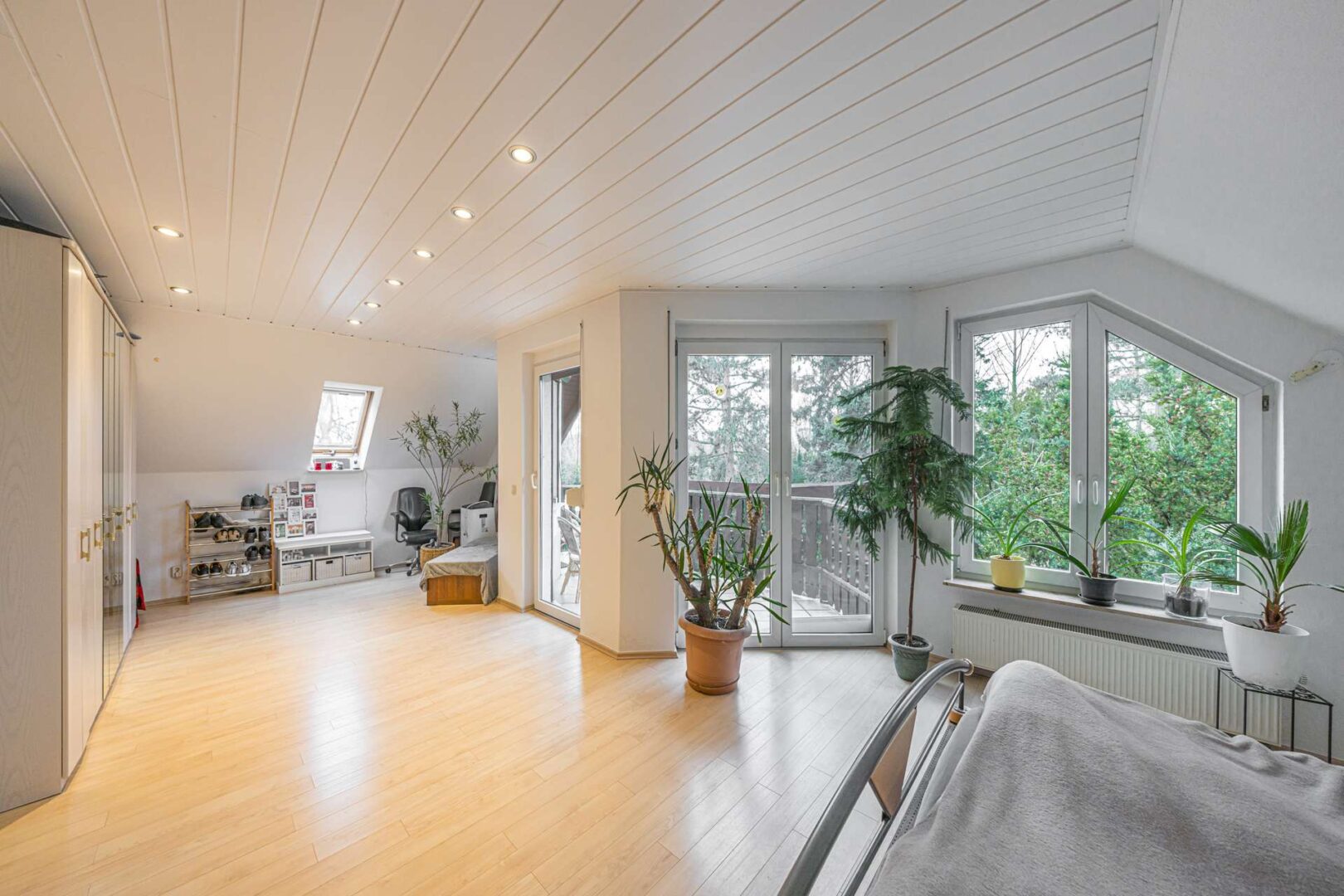 Schlafzimmer mit Balkon