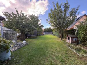 Garten mit Blick zum Pool